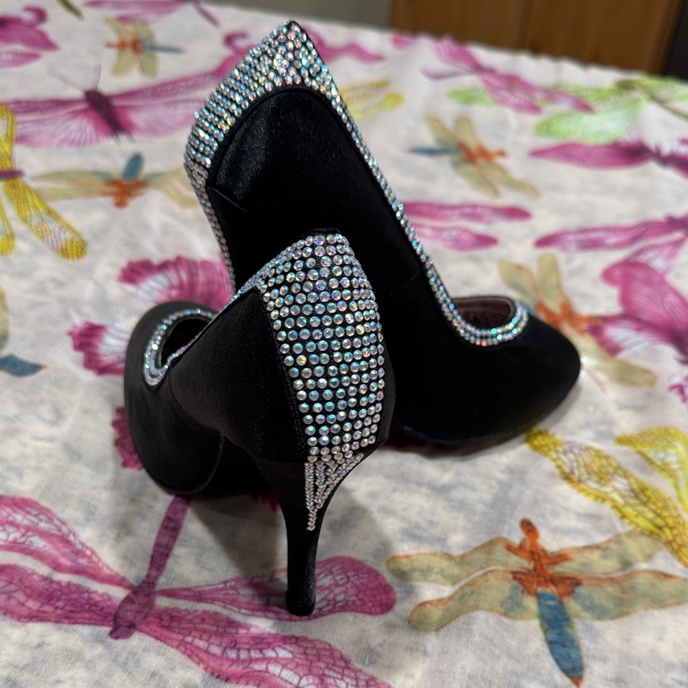 Bordello Rhinestone Trim Black Pumps Heels Size 6 Glam Stiletto NWT - Picture 5 of 5